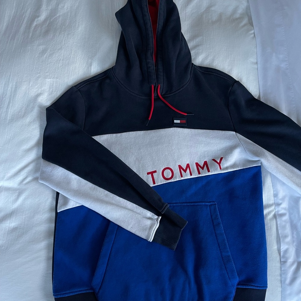 Tommy Hilfiger Men's Black, White, and Blue Hoodie
